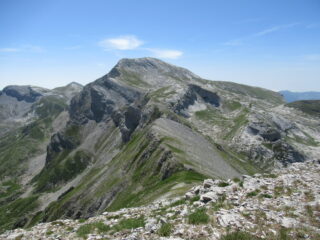Mongioie con cresta di salita visto da Cima della Brignola