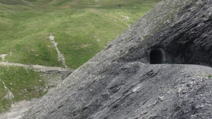 la galleria lungo la strada militare