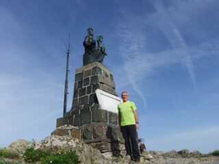 Sulla vetta del Monte Penna