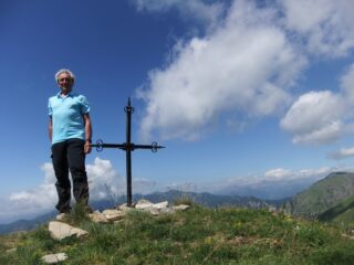 Sulla cima del Monte Monega