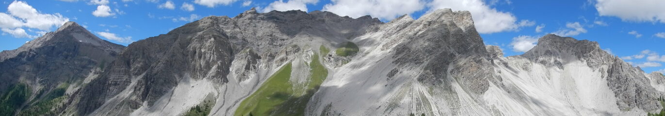 dalla cima panorama superlativo: dal Monte Chaberton alla Punta Clotesse.