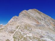 la caserma sotto la cima 