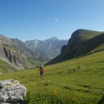 la parte superiore costituita da verdi pascoli