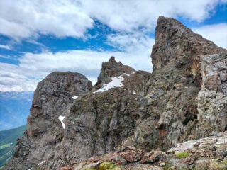 i tre denti ora ben distinti ripresi dall'ampia depressione tra il Pisonet e il dente settentrionale nella foto il piu' alto e aguzzo sulla dx..