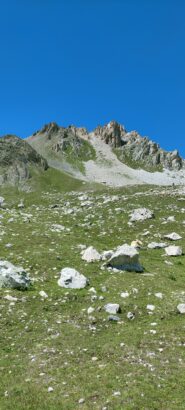 Becco Grande visto dalla strada sterrata 