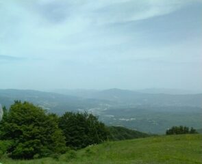 Dalla vetta del Monte Orocco verso Bedonia