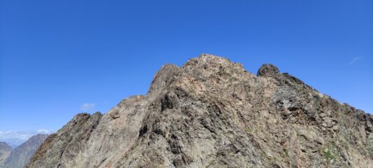 La cima vista dal colle.