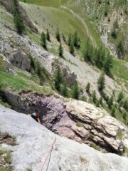 Placca di L5, sullo sfondo il colle di discesa