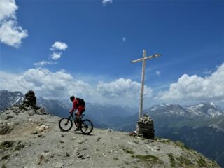 Partenza dalla Croce di vetta.
