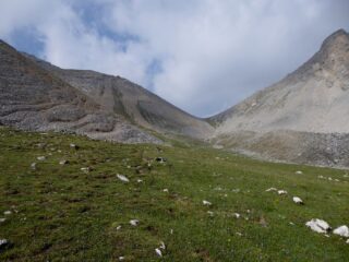 Salendo al Col Etroit du Vallon.