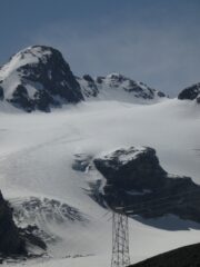 scialpinisti in discesa dalla Cima Tuckett