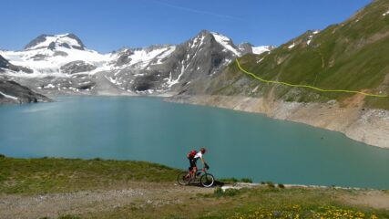 tanto per fare più fatica abbiamo fatto l'anello verso il Rifugio Mores, sopra la linea verde il Rif.Claudio e Bruno
