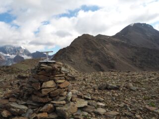 Monte Pasquale dal Monte Branca. Gran Zebru tra le nuvole.