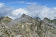 Panorama verso Frisson,Rocca Bastera e Cima del Lago dell'Oro