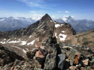 Ometto di vetta, Punta Garin e Grivola alla sua destra in fondo.