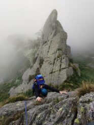 Uscita dal diedro sopra la pinna.