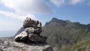 dalla cima est della Rocca del Prete al fondo la Rocca Patanua..