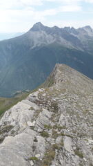 in discesa all'inizio sul filo della Costa Cumbal Blanc..