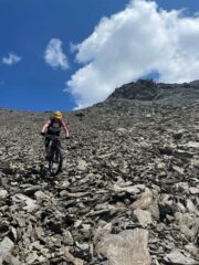 Tratti su pietraia al limite della ciclabilità