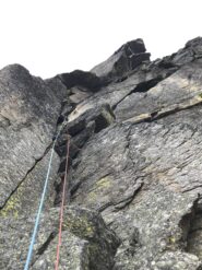 Il diedro con massi incastrati della L10