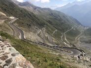 Gli ultimi tornanti visti dal colle