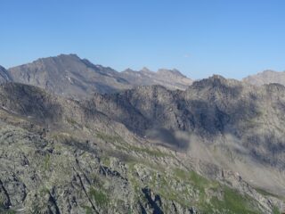 laggiù il pic d?asti, al centro