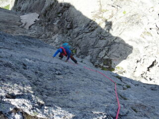 Marco sulla bella placca di V