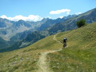in discesa verso il Colle Ciarbonet
