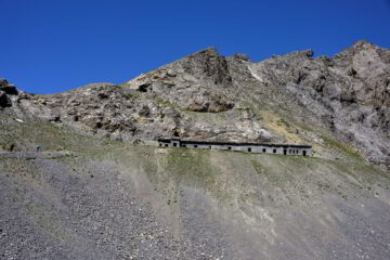 Verso il Passo della Cavalla e la caserma