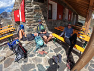 Riposando al rientro al Rifugio Claudio e Bruno