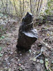 Il monolite disgaggiato.