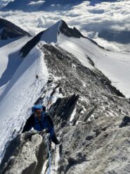 La cresta NE vista dai pressi della cima.