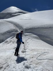 Salendo si superno crepacci imponenti.
