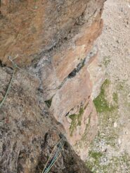 L2 strepitosa in diedro con fessura centrale