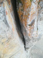 Il termine della fessura fotografato in discesa