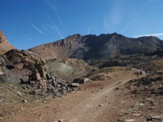 la cima ancora distante
