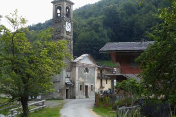 La chiesetta di Richiaglio. Restano solo il campanile e la facciata