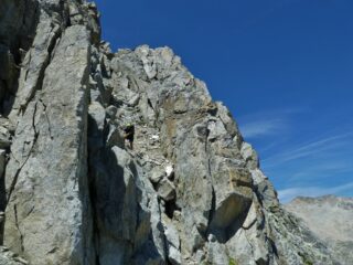 Discesa nel canale sotto la cima.