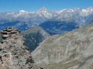 Torrione roccioso presso la cima con Bietschhorn sullo sfondo