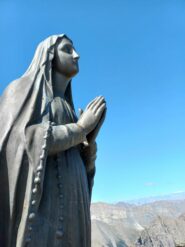 la bella Madonna della giovane montagna
