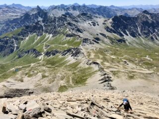 Pendii detritici sotto la vetta del Pan di Zucchero