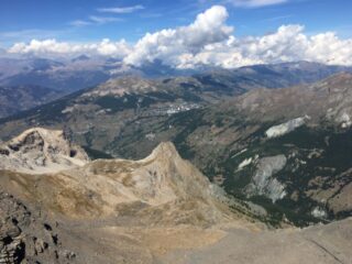 Sestriere laggiù dalla cima