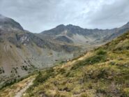 in basso Alpe Seyvaz dove ho lasciato la bici, sfondo colle St.Barthlemy e p.ta Verdona