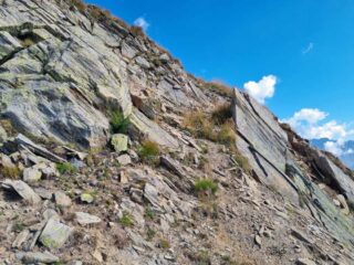 cengia per aggirare la puntina rocciosa