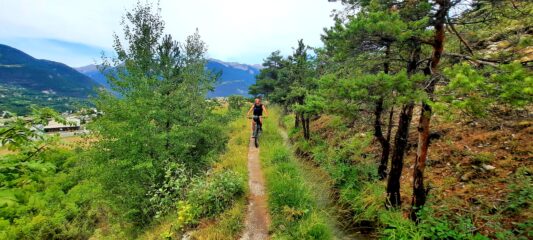 Lungo il canal de Chalp