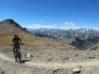 Bellissimo tratto ciclabile quasi in cima