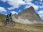 Quasi al fondo del lungo vallone di discesa