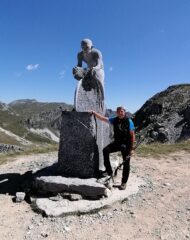 Colle Fauniera monumento a Pantani