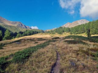 vallone di citrin e a destra la cima