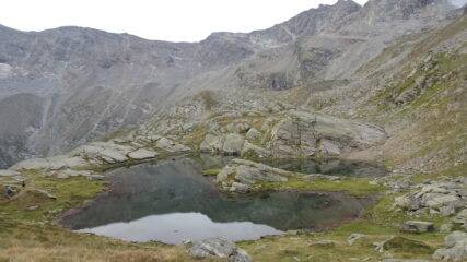 Laghetto delle rocce salendo